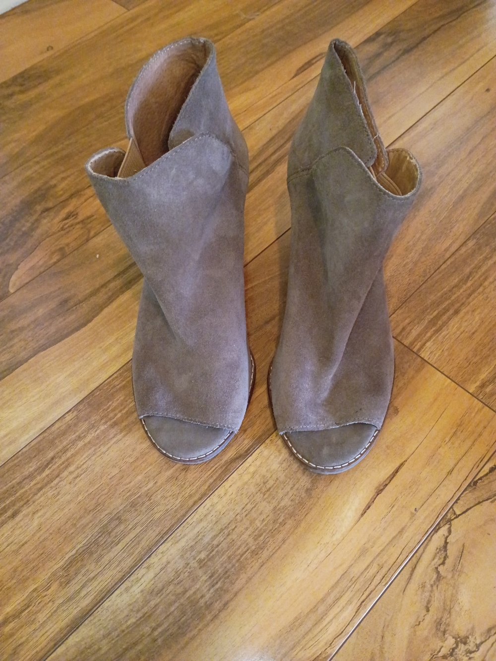 Lucky Brand Taupe Suede Peep-Toe Ankle Booties 10